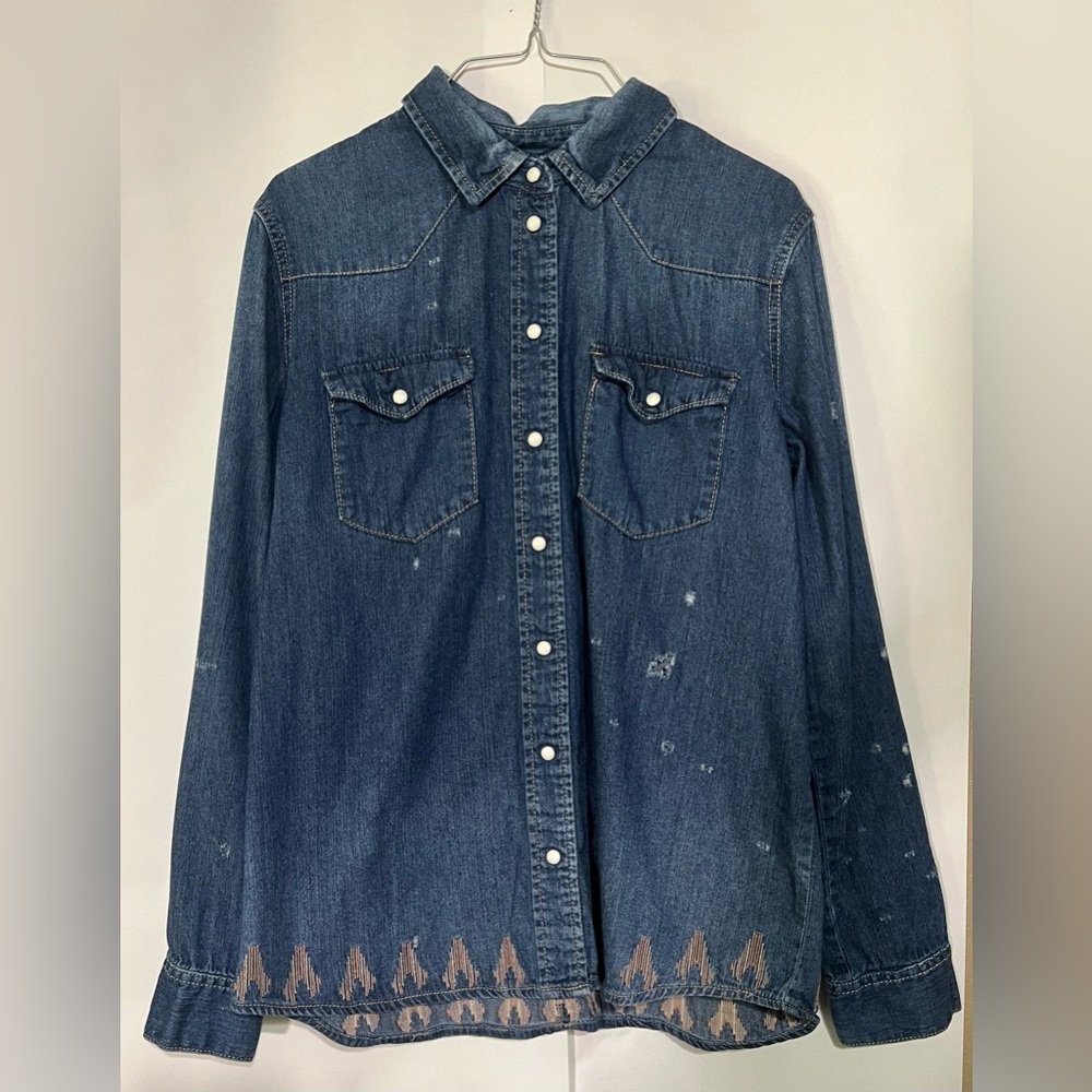 BDG Blue Distressed Denim Button Down Shirt Size Large Coastal Cowgirl Rodeo